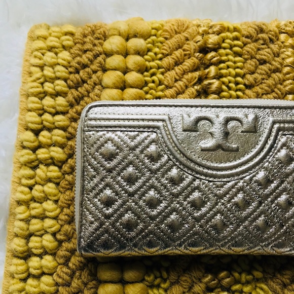 SOLD! NWT Tory Burch Metallic Fleming Quilt Wallet - Picture 4 of 6